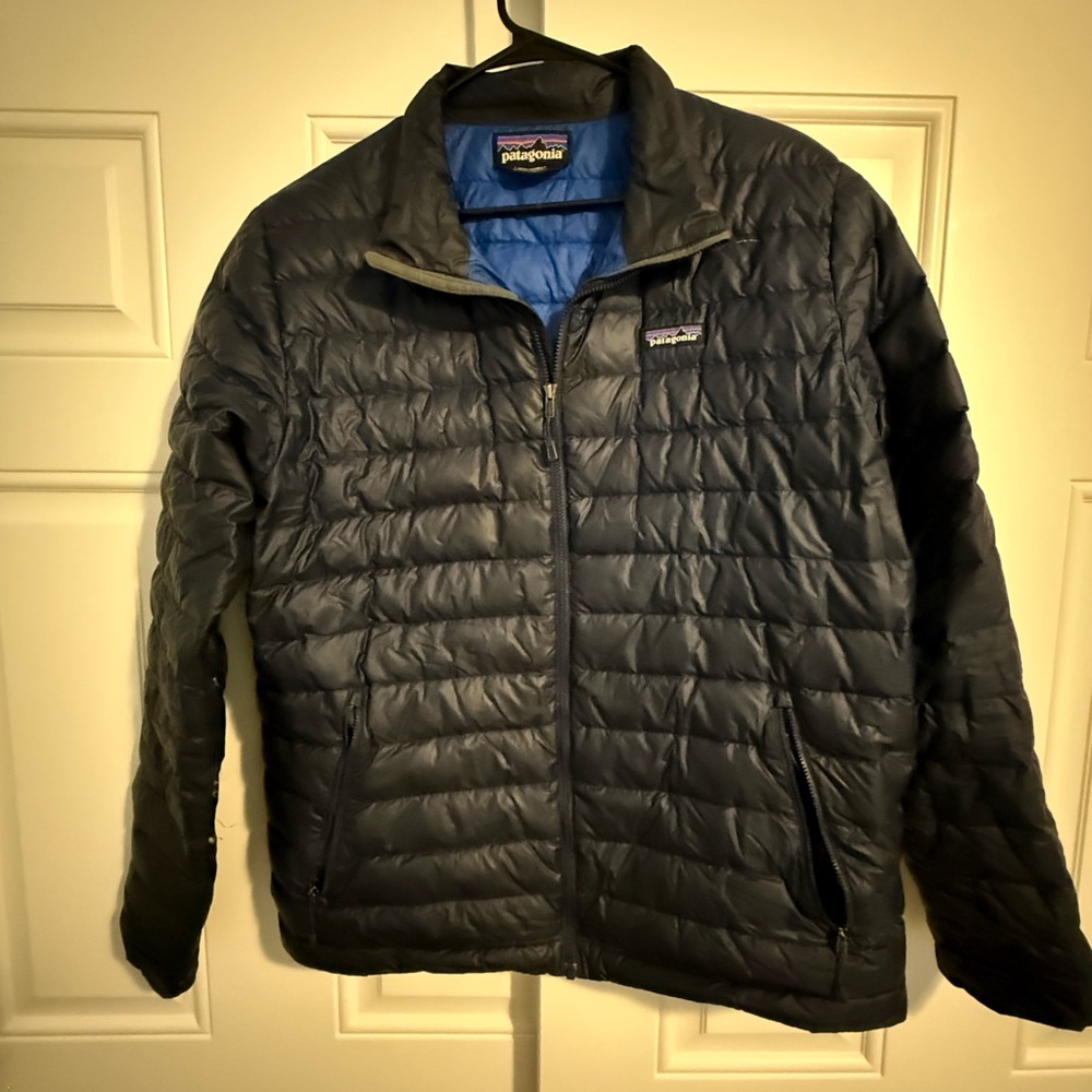 Patagonia Men’s Navy and Blue Puffer Jacket